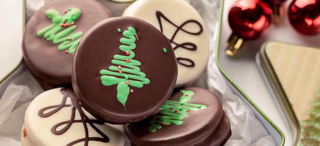 Alfajor de chocolate com doce de leite e panetone